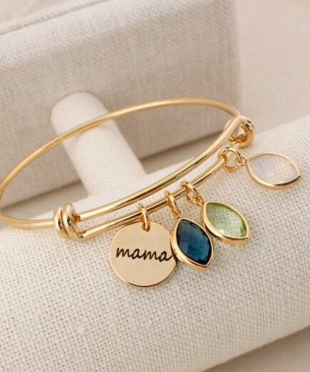 Mama bracelet by Minimalistbae.com